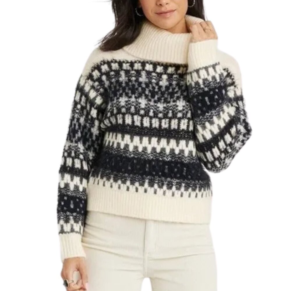 Universal Thread Fuzzy Aztec Eyelash Turtleneck Pullover Sweater Large